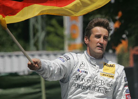 I 9 år har Bernd Schneider holdt fanen højt i DTM serien, nu stopper han karrieren efter 4 mesterskaber.